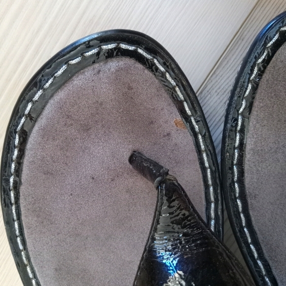 Alegria Thong Wedges - Picture 8 of 9